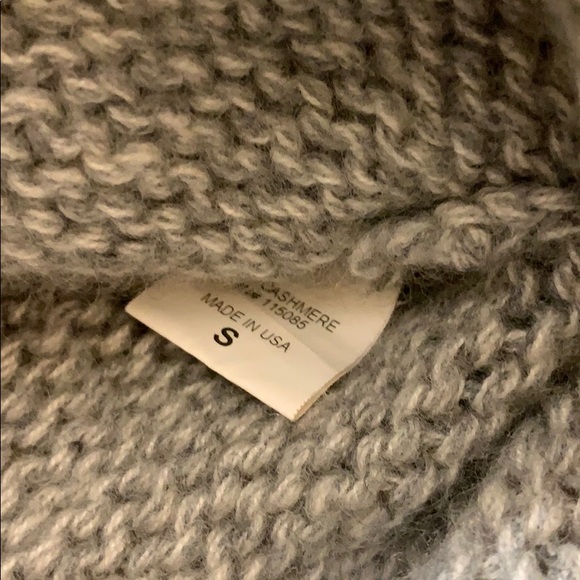 Lynne Larson sweater - Picture 6 of 6